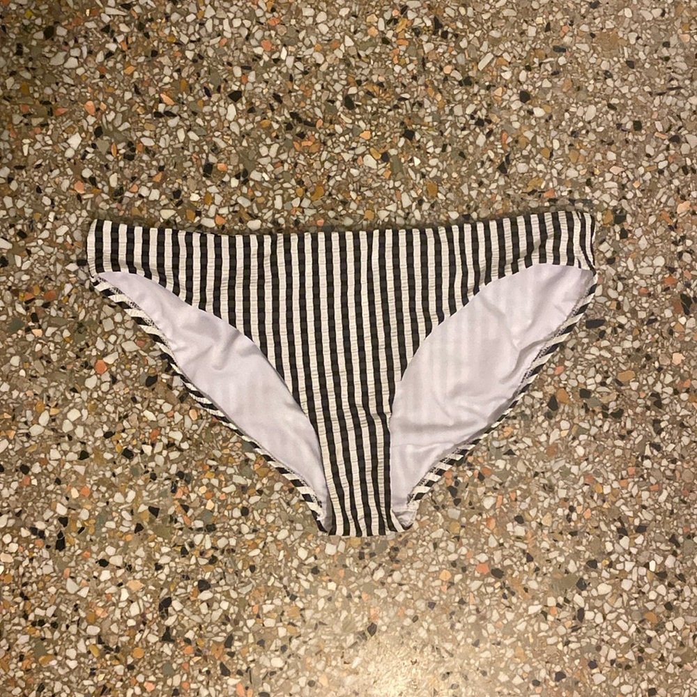Athleta Black and White Seersucker Bikini Bottom Size Medium